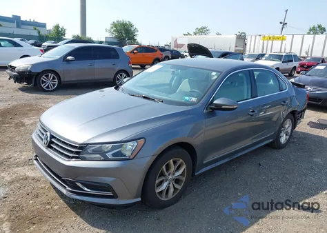 2016 Volkswagen Passat 1.8T S z USA, uszkodzony, nr VIN 1VWAT7A3XGC038662